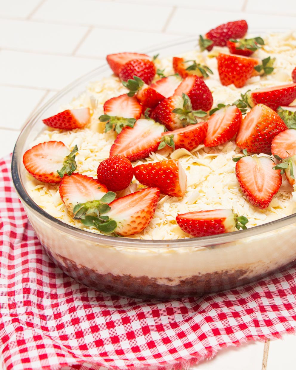 MOUSSE DE CHOCOLATE BRANCO E MARQUISE EM FONTE