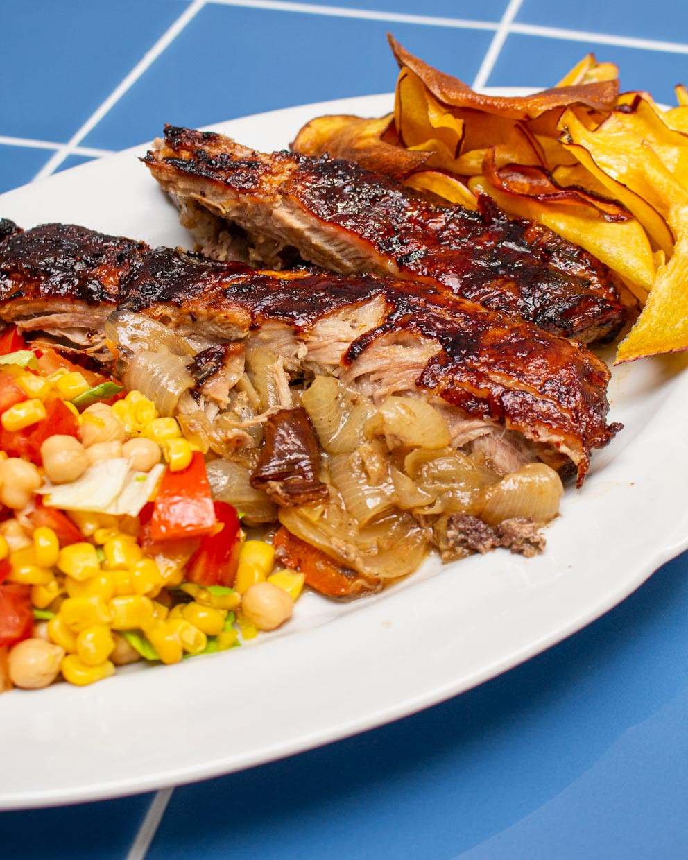 PEITO DE PORCO COM MOLHO BARBECUE