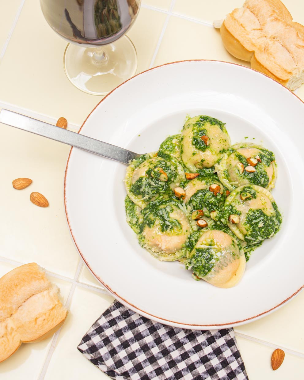 SORRENTINOS DE ABÓBORA COM PESTO DE RÚGULA