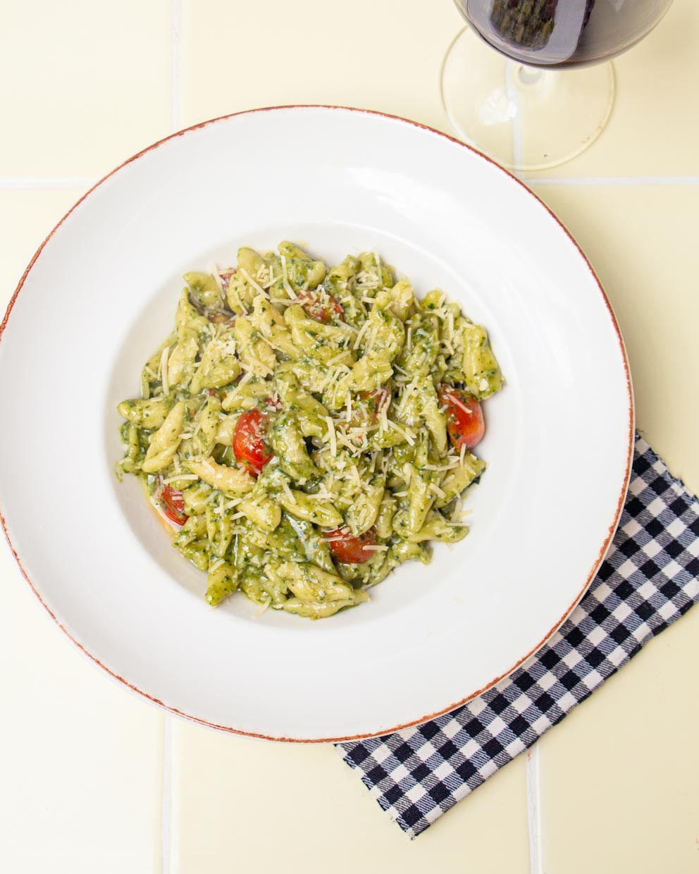 CAVATELLI COM PESTO DE MANJERICÃO