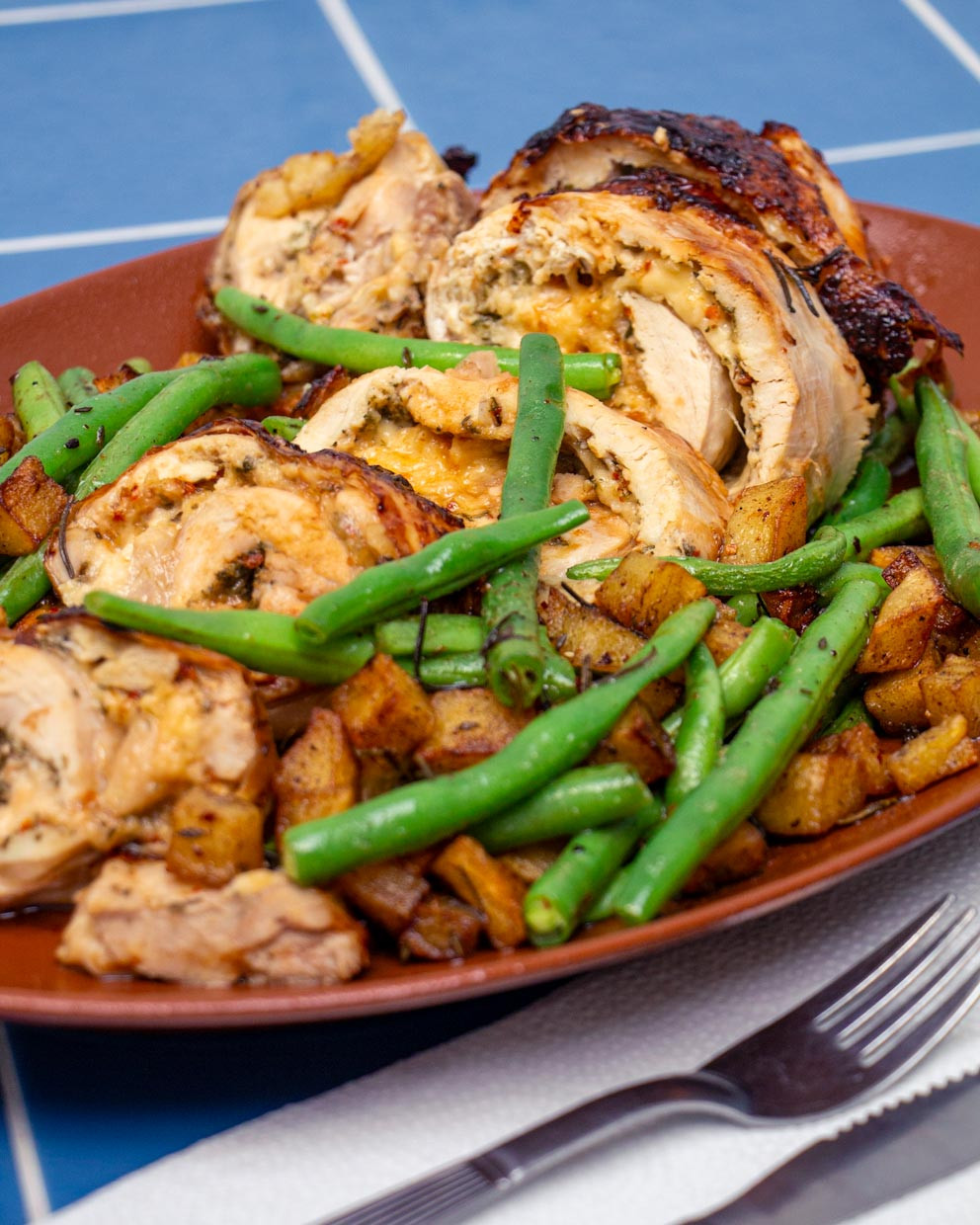 FRANGO RECHEADO COM VEGETAIS VIDRADOS